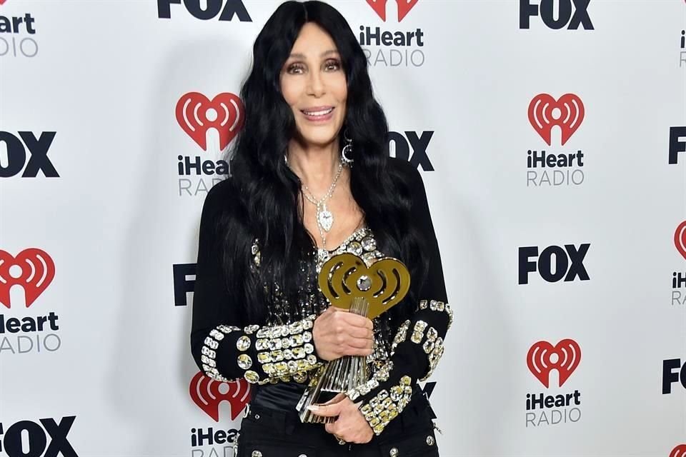 Cher ganó una demanda por la que se le restituyen las regalías por temas interpretados junto a su ex marido Sonny Bono.