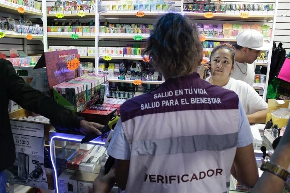 Siete locales fueron suspendidos por vender productos prohibidos.