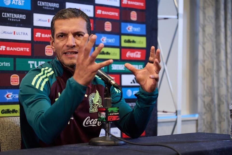 Jaime Lozano aseguró que no ve como un mensaje de alerta la posible llegada de Javier Aguirre a la estructura de Selecciones Nacionales.