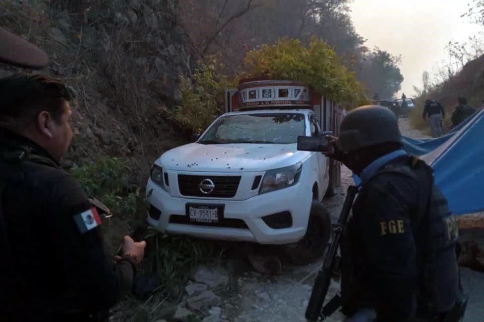 Las víctimas fueron encontradas con múltiples impactos de bala en el tramo carretero El Roblar-Las Limas.