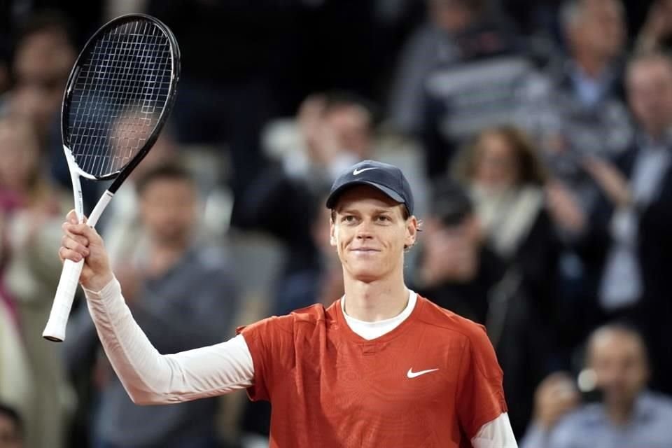 Jannik Sinner se metió a la cuarta ronda del Roland Garros al superar en tres sets de 6-4 a Pavel Kotov.