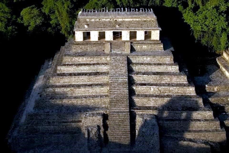 Las contribuciones de Ruz Lhuillier transformaron el paradigma de la arqueología, pues su hallazgo en el Templo de las Inscripciones demostró que estos edificios son también recintos funerarios.