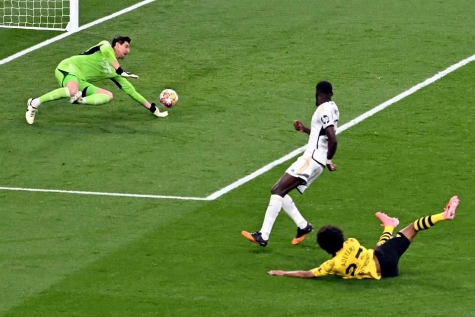 Thibaut Courtois lució con atajadas.