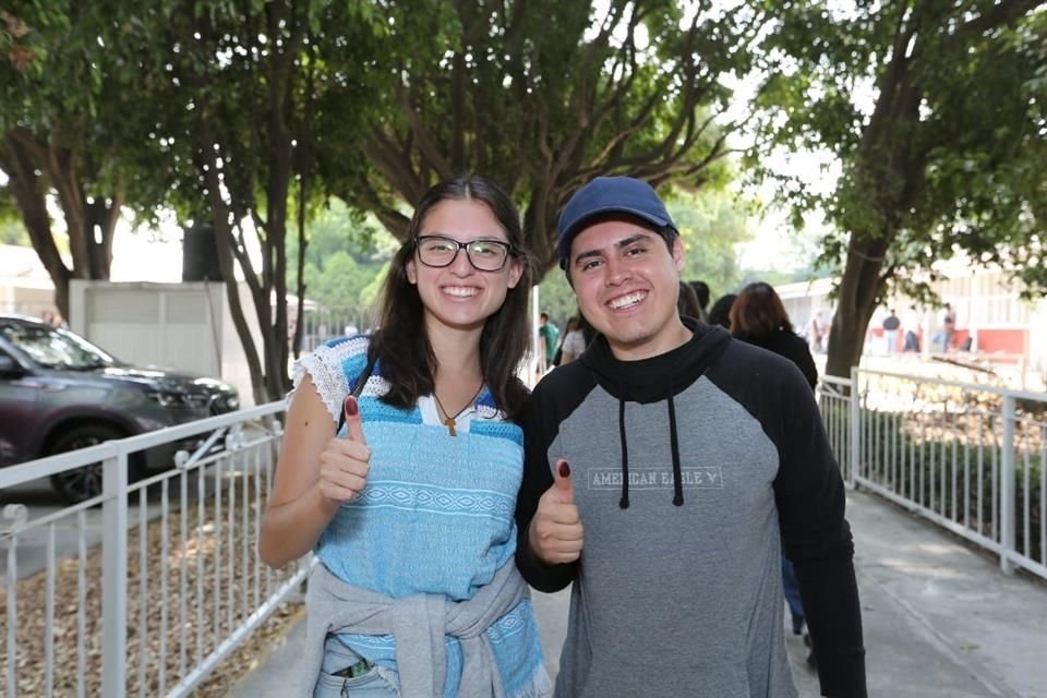 ¡Bienvenidas nuevas generaciones! Jóvenes emitieron por primera vez su derecho al voto.