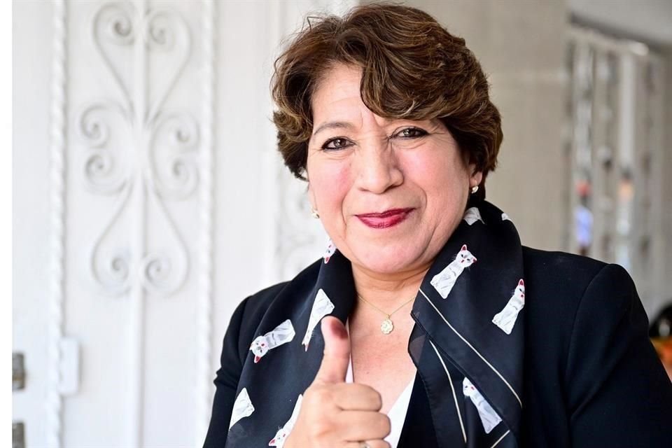 La Gobernadora de Edomex emitió su voto en la casilla 4631, en el municipio de Texcoco.