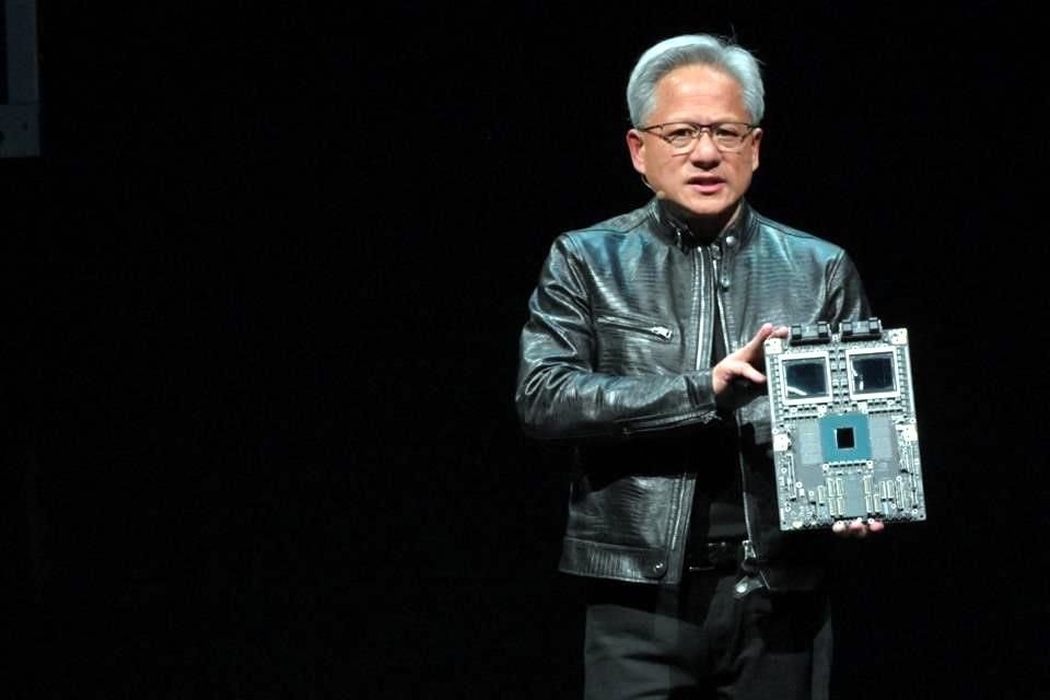 Jensen Huang, CEO de Nvidia, dijo que la compañía planea actualizar sus aceleradores de inteligencia artificial cada año.