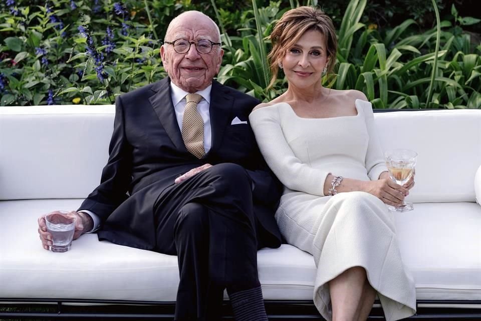 Rupert Murdoch contrae matrimonio a los 93 años por quinta vez en una ceremonia en su viñedo en California.