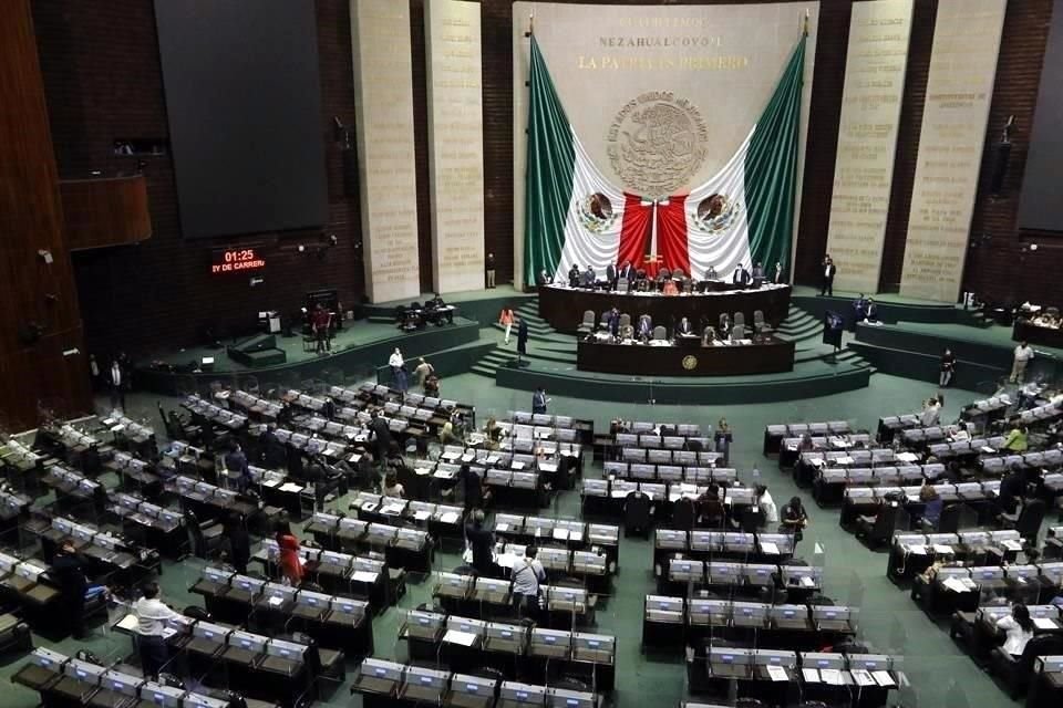 Morena y sus aliados habrían alcanzado entre 346 y 380 diputados y entre 76 y 88 senadores.