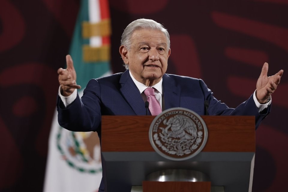 AMLO dio por ganador a Morena en la contienda por la senaduría de NL, a pesar de que resultados preliminares muestran una cerrada disputa.