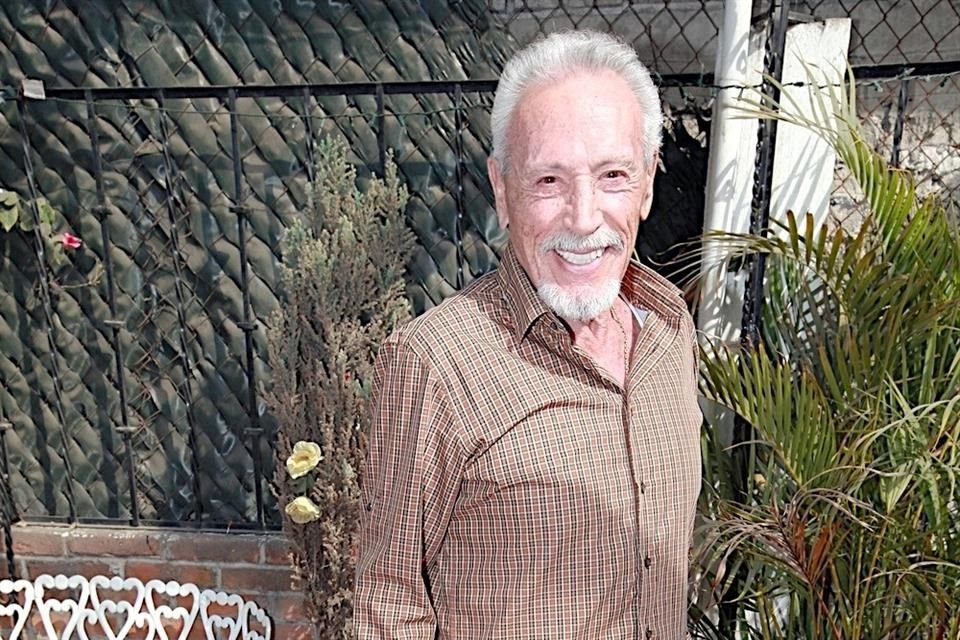 El histrión forjó una amplia carrera artística, incluyendo filmes con personalidades como El Santo, Elsa Aguirre y Pedro Armendáriz.