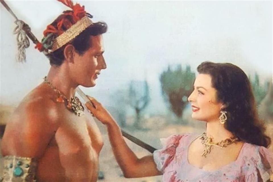 Silvestre apareció en pantalla junto a Elsa Aguirre en 'La Doncella de Piedra'.