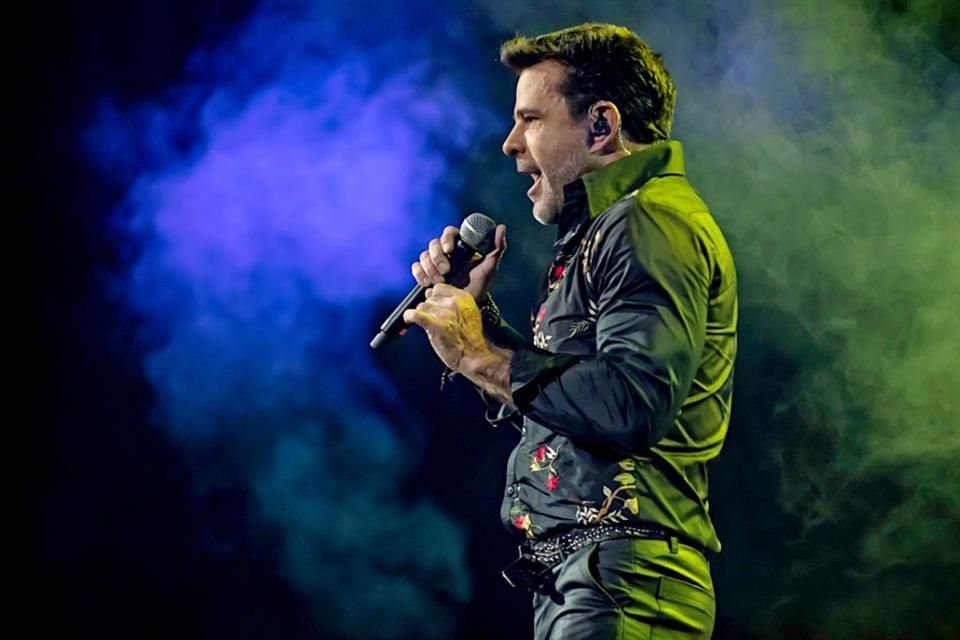 Capetillo se presentó frente a 800 personas.