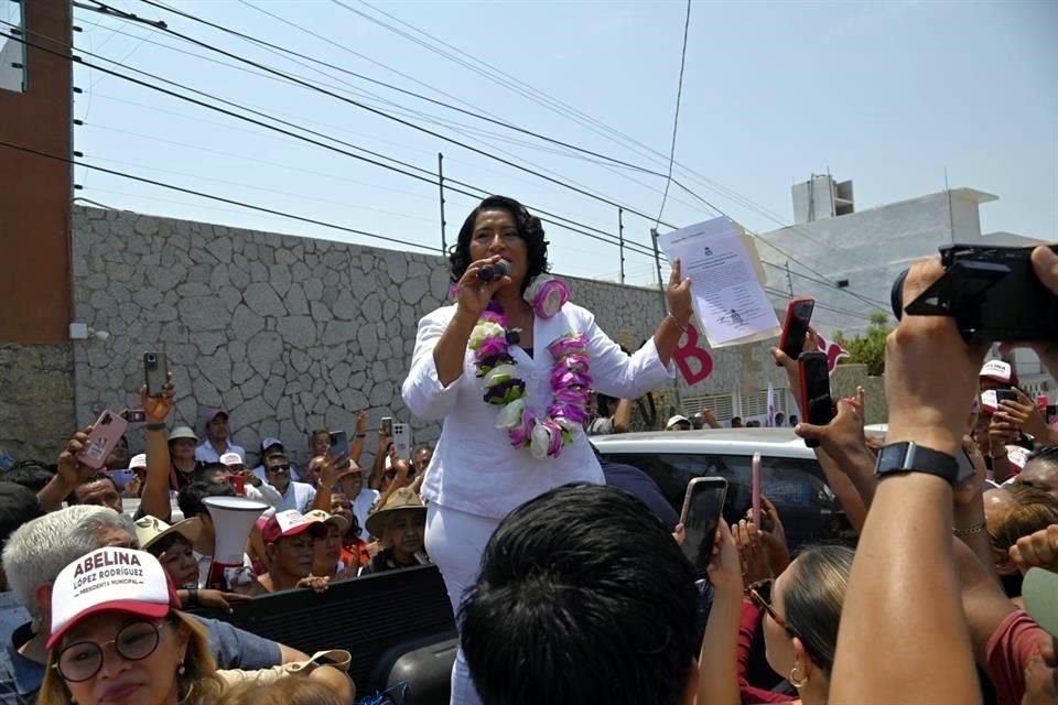 Abelina López Rodríguez, Alcaldesa reelecta de Acapulco, Guerrero.