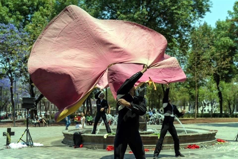 En la obra 'Viento de Lorca' aparecen los personajes icónicos del poeta granadino Federico García Lorca.