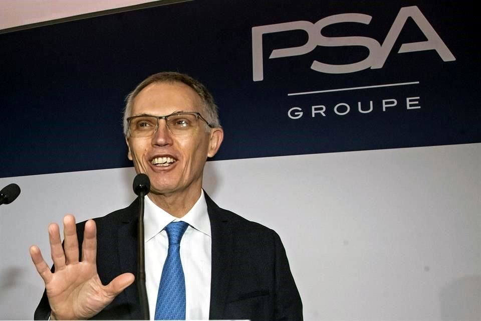 Carlos Tavares, presidente de la automotriz Stellantis, dijo que la crisis de los semiconductores se arrastrará sin problemas hasta 2022.