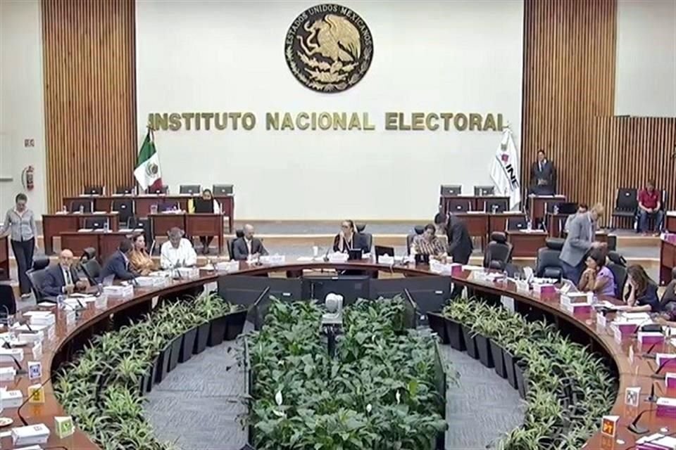 El INE demandó al Tribunal Electoral no frenar los preparativos para la elección de Ministros, Magistrados y Jueces de 2025.