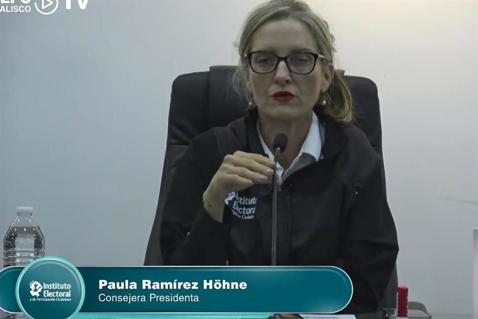 Paula Ramírez Höhne, Presidenta del IEPC, encabezó la sesión.