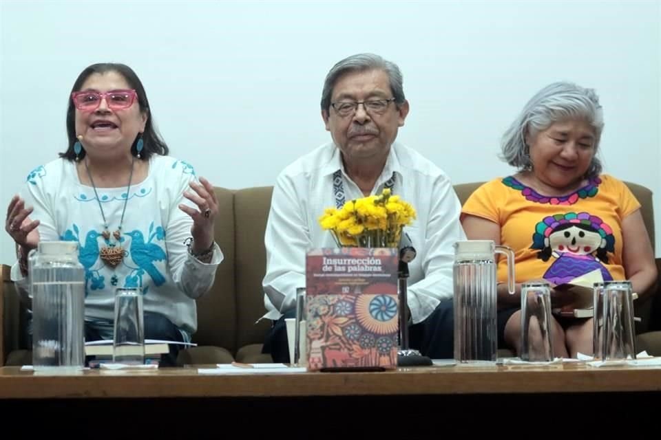 La antología 'Insurrección de las palabras. Poetas contemporáneos en lenguas mexicanas' fue presentada en la casa de Humanidades de la UNAM.