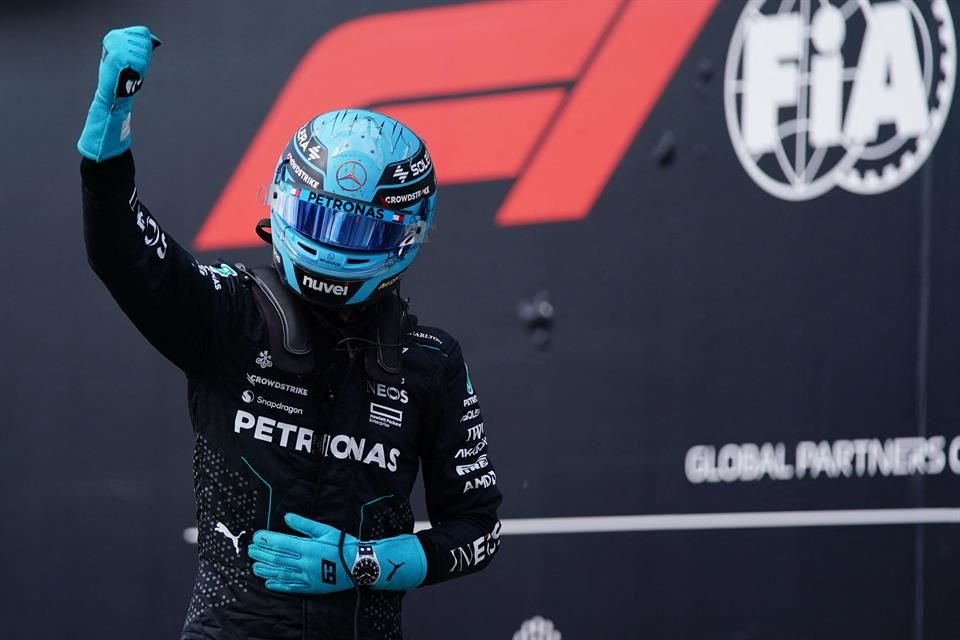 George Russell celebra la pole position en Canadá.