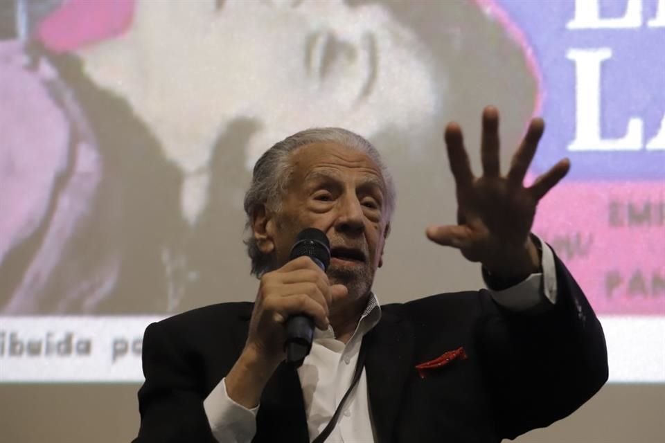 Alfonso Arau ofreció una plática en la proyección de la película 'El Rincón de las Vírgenes', en la Cineteca Nacional.
