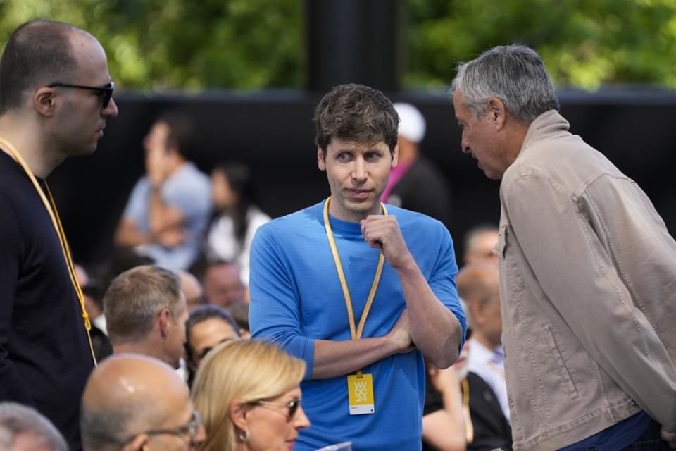 Sam Altman, director ejecutivo de OpenAI, asistió al evento de Apple en Cupertino.