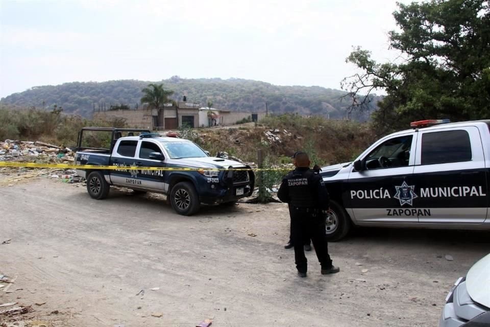 El cadáver de una mujer fue localizado la mañana de este martes en un camino de tierra de la Colonia Colinas de La Primavera.