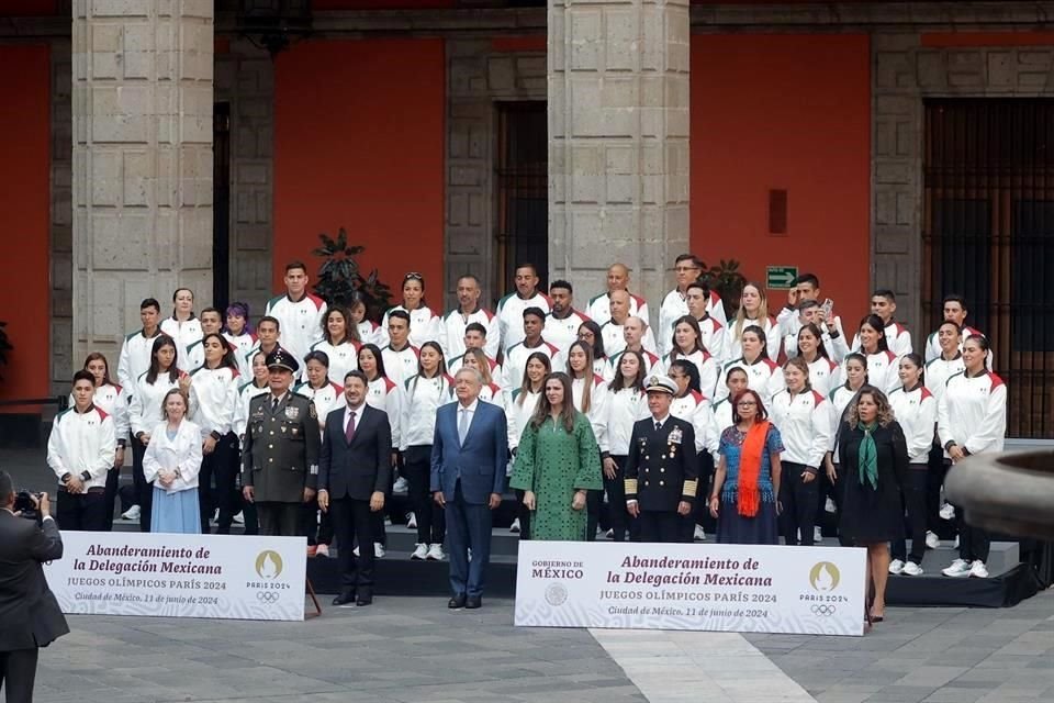 Pocos fueron los deportistas que asistieron a la ceremonia de abanderamiento.