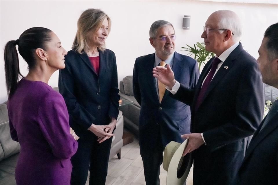 Claudia Sheinbaum y el Embajador de EU, Ken Salazar.