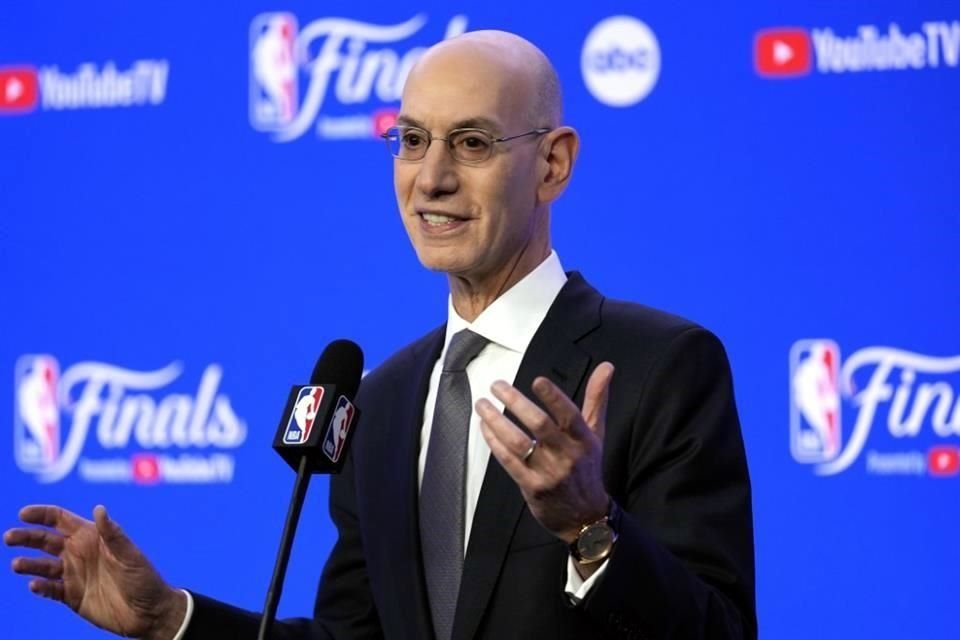 Adam Silver, comisionado de la NBA, tiene a México en la mira.