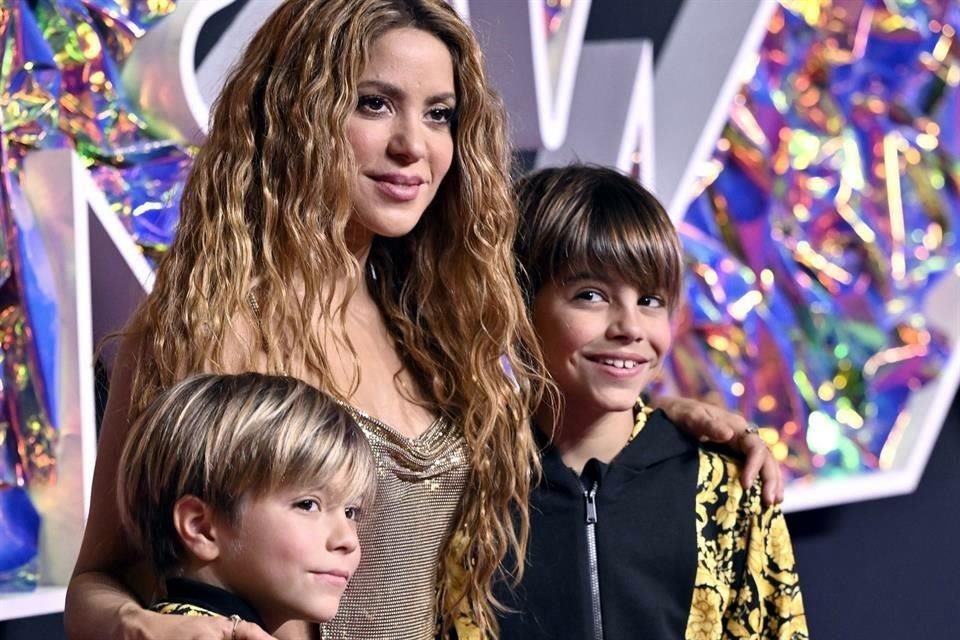 Shakira asegura que la tormenta de su separación pasó y ahora gaza la vida al lado de sus hijos.