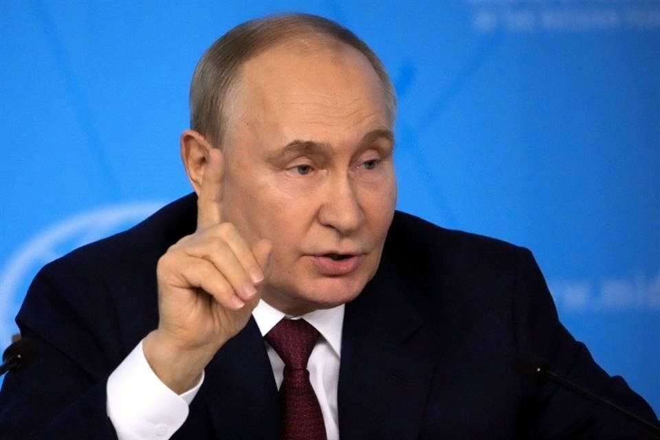 Putin ofreció cese al fuego a Ucrania a cambio de que entregue regiones ocupadas por Rusia y no se una a OTAN, condiciones que Kiev rechazó.