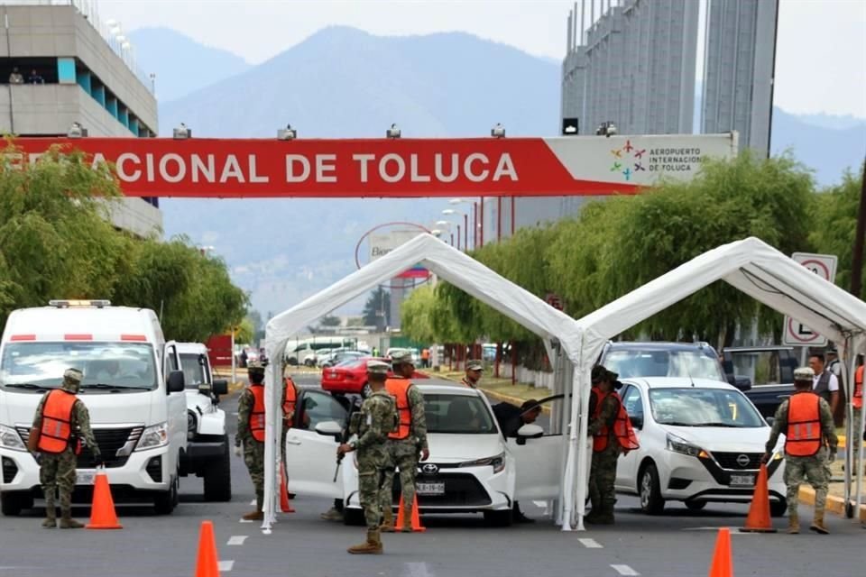 La terminal aérea pidio a pasajerosm tomar previsiones.