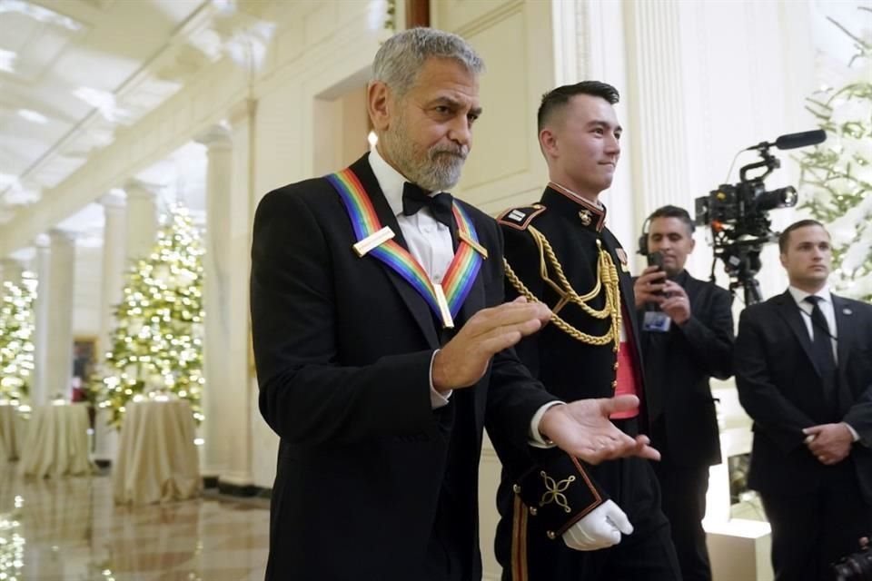 George Clooney ha participado en recepciones en la Casa Blanca, mostrando pleno apoyo a los demócratas.