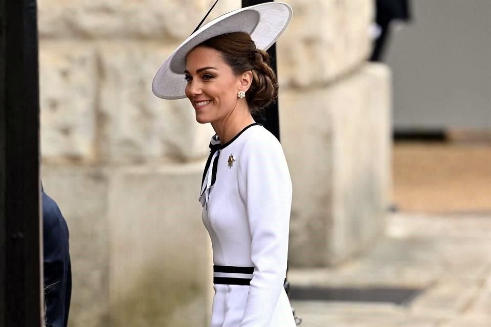 Kate Middleton reapareció tras su diagnóstico de cáncer, a bordo de una carroza, en el Desfile por el cumpleaños del Rey Carlos III.