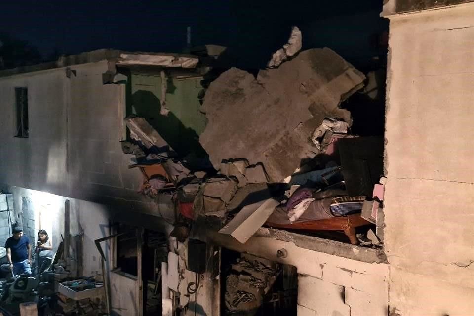 La vivienda donde se originó la explosión prácticamente quedó destruida así como cuatro más a su alrededor.