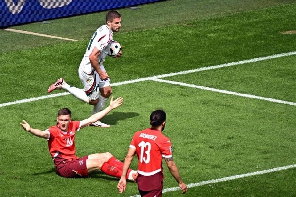 Barnabas Varga descontó por Hungría, pero no hubo reacción.