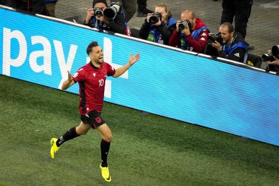 Nedim Bajrami anotó el gol más rápido de la historia en la Eurocopa con 23 segundos para sorprender a Italia.