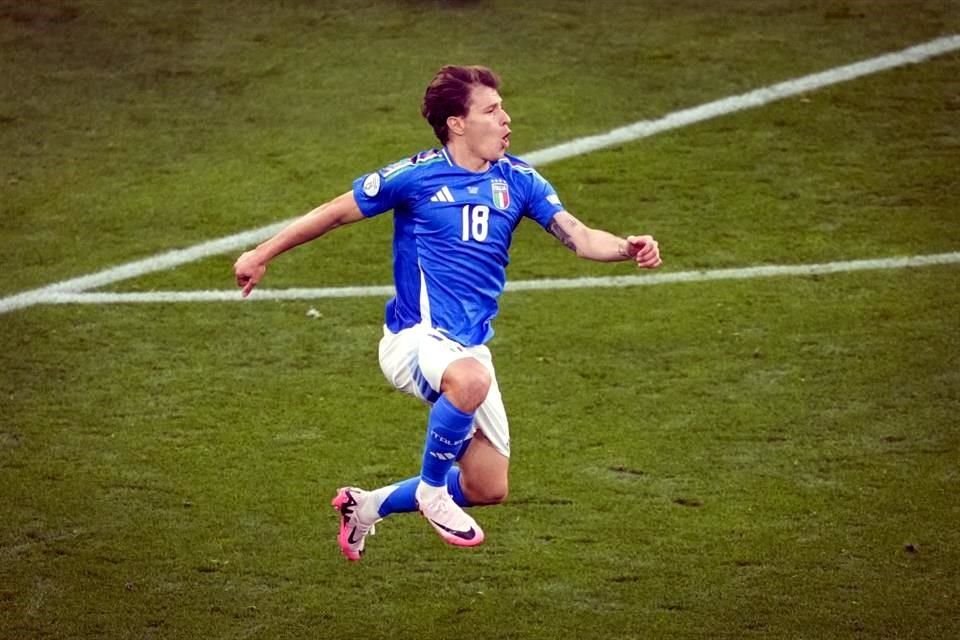 Nicolo Barella hizo un golazo de larga distancia para darle la remontada a los dirigidos por Luciano Spalletti.