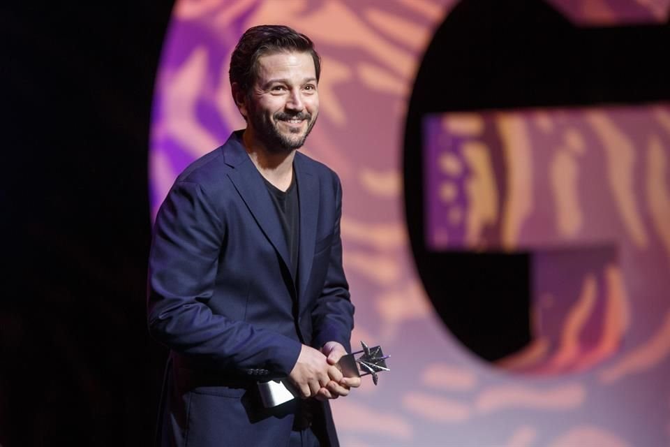 En la clausura del FICG 39 se homenajeó al actor y director Diego Luna con el Mayahuel de Plata.