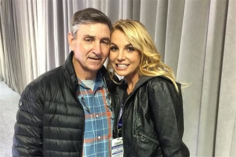 El papá de Britney Spears, Jamie, reapareció en un centro médico tras la amputación que le realizaron el año pasado.