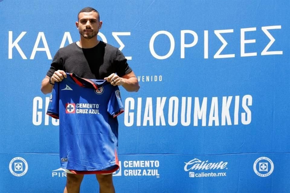 Giakoumakis será el primer jugador de nacionalidad griega que está en la Liga MX.