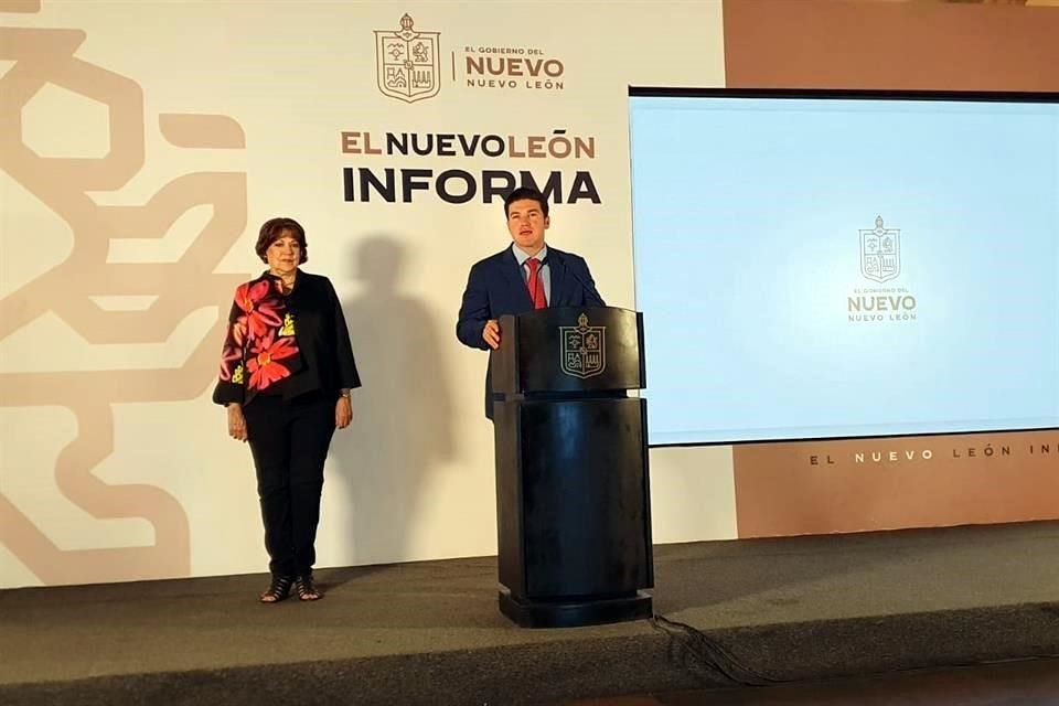 El Gobernador Samuel García y Sofialeticia Morales, Secretaria de Educación, anunciaron en rueda de prensa las medidas a tomar en escuelas ante el pronóstico de lluvias.