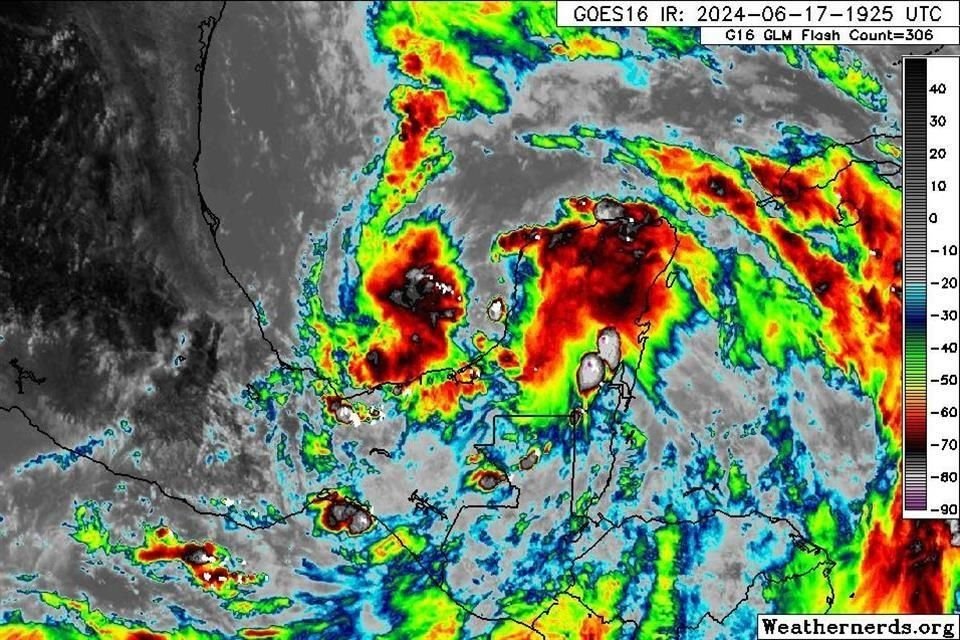 El ciclón 'Alberto' se convirtió en tormenta tropical la madrugada de este miércoles en costas del Golfo de México.