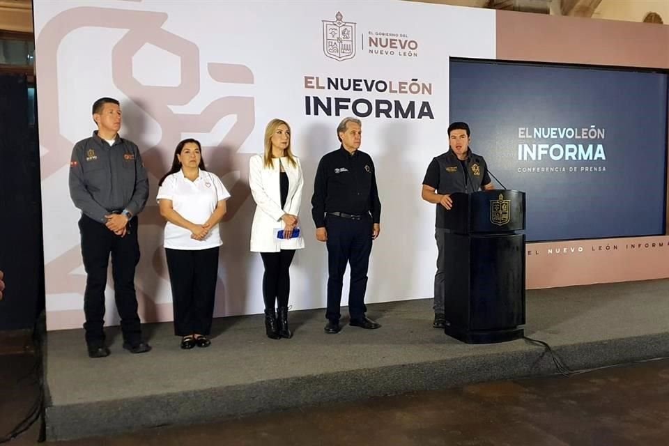 El Gobernador Samuel García encabezó esta mañana una rueda de prensa en la que pidió tomar precauciones ante las lluvias que llegarán a NL.