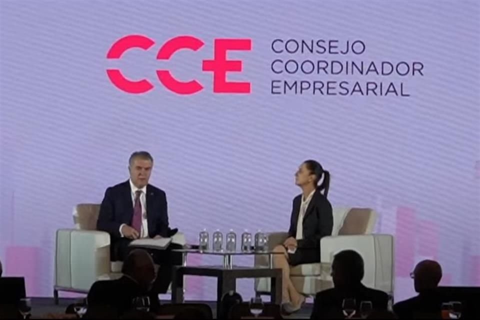 Francisco Cervantes, presidente del CCE, y Claudia Sheinbaum, virtual Presidenta de electa.