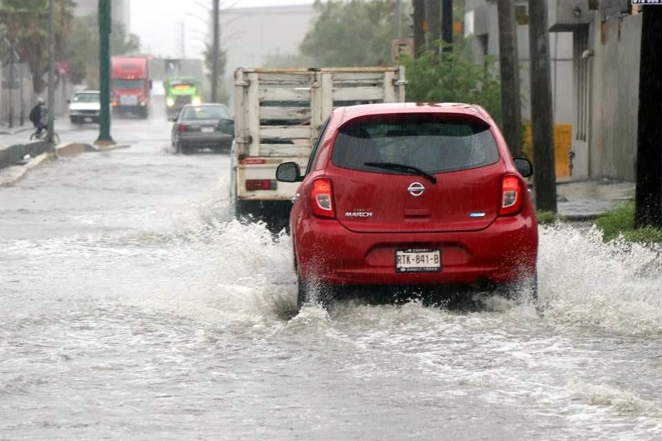 Ante tormenta 'Alberto', la Conagua eleva su pronóstico de lluvia acumulada para NL a un promedio de hasta 350 milímetros.