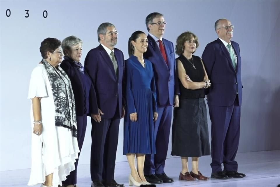 Claudia Sheinbaum anunció a Ebrard en Economía, Juan Ramón de la Fuente en SRE, Alicia Bárcena en Semarnat y Ernestina Godoy en Consejería Jurídica.