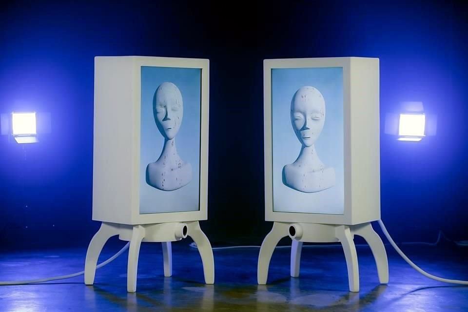 Laboratorio Arte Alameda estrena una exposición que utiliza la Inteligencia Artificial para hablarnos sobre el amor y lo que nos hace humanos.