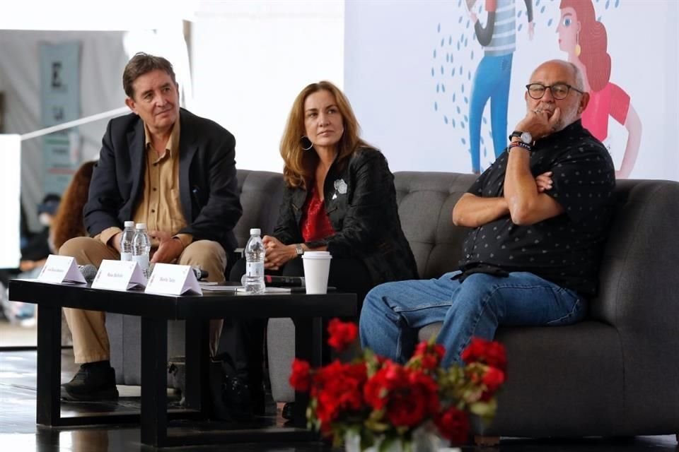 En abril de 2022, García Montero participó junto con Rosa Beltrán y Benito Taibo en un homenaje a Almudena Grandes, enmarcado en la Fiesta del Libro y la Rosa de Cultura UNAM.