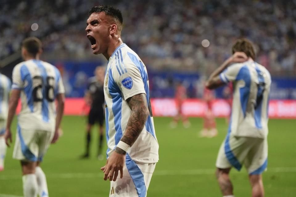 Lautaro Martínez tuvo otra y no falló, marcando el segundo tanto, a pase de Messi.